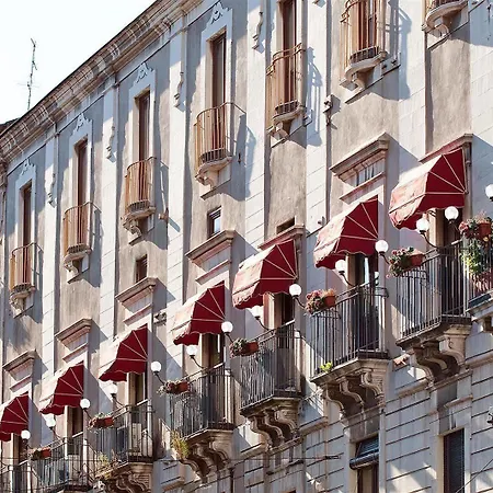 Stesicoro Inhabit - Center 3*